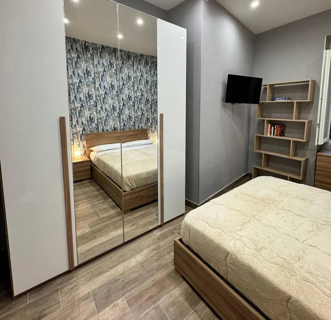 那不勒斯280 Mt Dalla Metro The Mox Luxury Apartament公寓