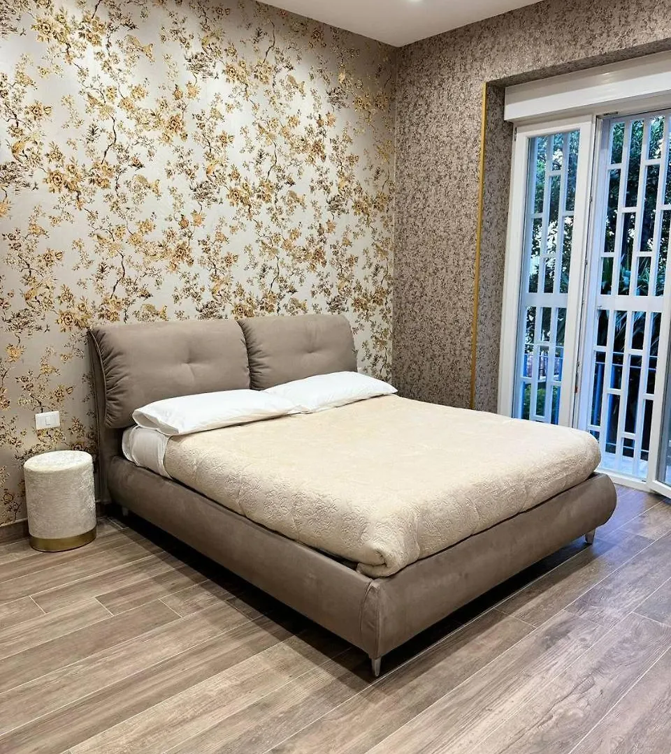 那不勒斯280 Mt Dalla Metro The Mox Luxury Apartament公寓